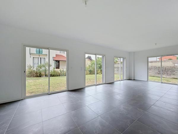 Maison neuve économe terrain 540m²