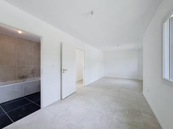 Maison neuve économe terrain 540m²