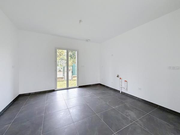Maison neuve économe terrain 540m²