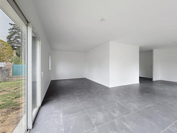 Maison neuve économe terrain 540m²