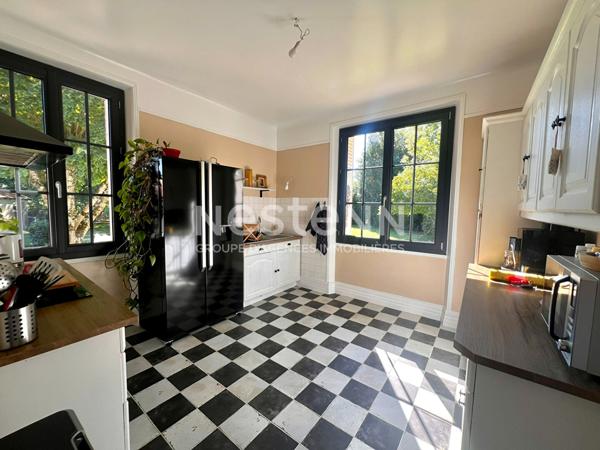 À VENDRE : Maison atypique restaurée avec 4 chambres, grand terrain et dépendances à quelques minutes de CHABRIS