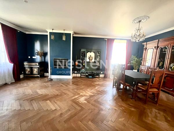 À VENDRE : Maison atypique restaurée avec 4 chambres, grand terrain et dépendances à quelques minutes de CHABRIS