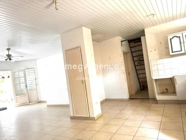 Maison à REMIRE-MONTJOLY, 97354 - 4 pièces 98m²