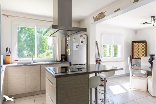 Maison à vendre 281 080 € Saint-Yrieix-la-Perche 6 p 192 m² DPE E