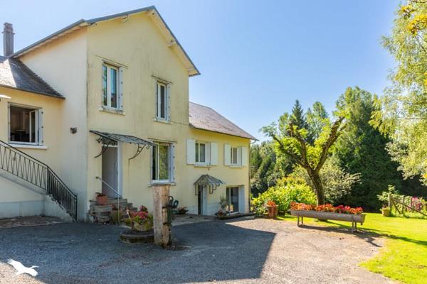 Maison à vendre 281 080 € Saint-Yrieix-la-Perche 6 p 192 m² DPE E