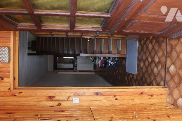 Spacieuse et lumineuse maison mitoyenne, avec jardin et deux terrasses sur 472m² de terrain