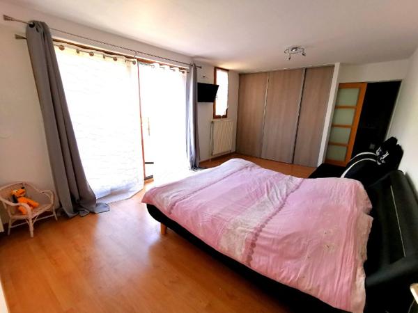 Grande Maison Traditionnelle - 20' a pied Gare de Pontoise....