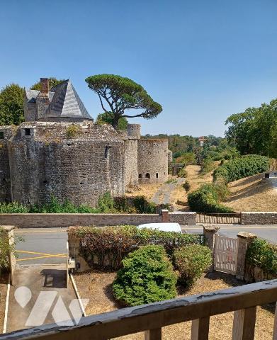 MAISON D'EXCEPTION DANS LE QUARTIER MEDIEVAL