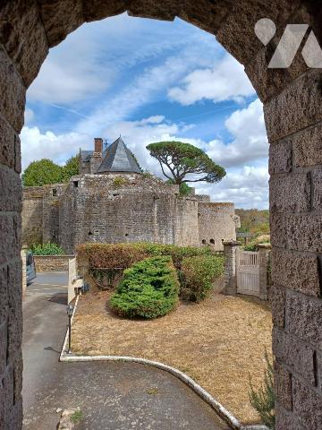 MAISON D'EXCEPTION DANS LE QUARTIER MEDIEVAL