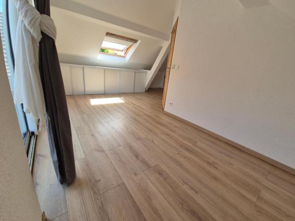 Une maison rénovée pleine de charme, une immense grange au potentiel incroyable et un cadre de vie paisible à Rosenau… Le coup de cœur pourrait bien être au rendez-vous !