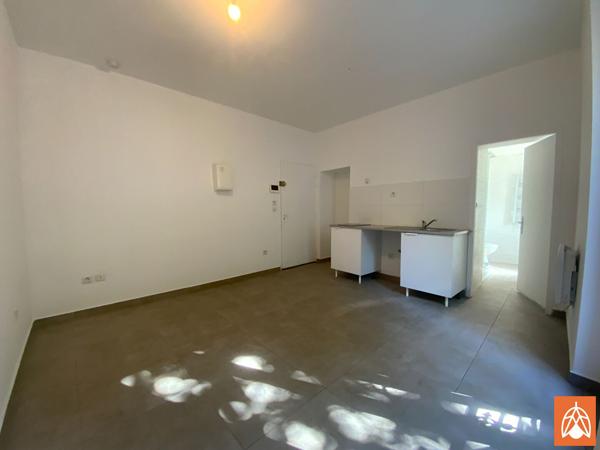 Studio 19 m² à louer proche centre Salon Salon de provence
