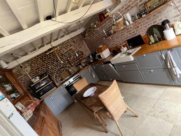 Super maison avec de généreux volume pour vous épanouir