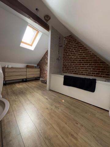 Super maison avec de généreux volume pour vous épanouir