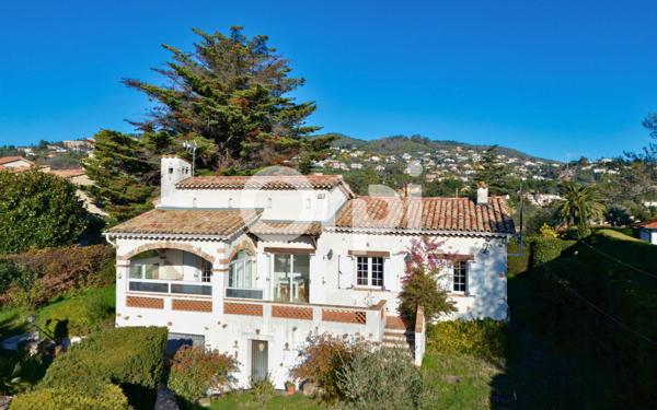 Maison à vendre    4 pièces • 118,11 m2 Mandelieu-la-Napoule