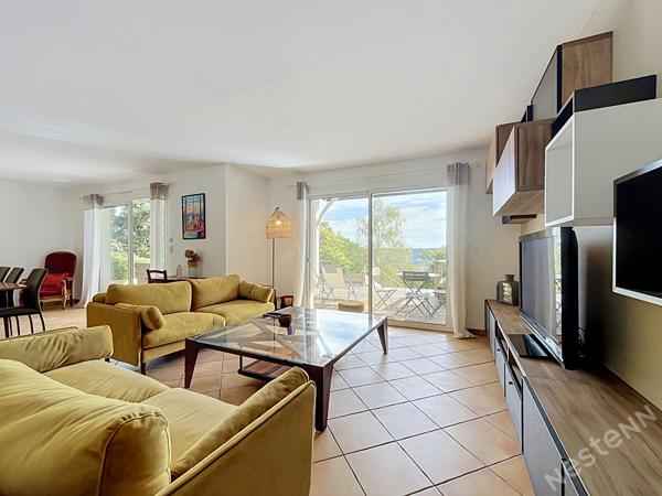Secteur de Villeneuve Sur Lot - Maison avec vue de 150 m² avec sous-sol, garage et piscine dans un environnement privilégié