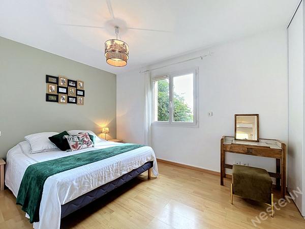 Secteur de Villeneuve Sur Lot - Maison avec vue de 150 m² avec sous-sol, garage et piscine dans un environnement privilégié