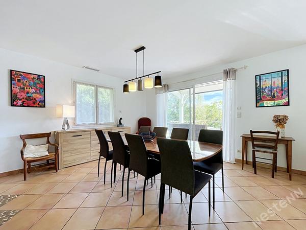Secteur de Villeneuve Sur Lot - Maison avec vue de 150 m² avec sous-sol, garage et piscine dans un environnement privilégié