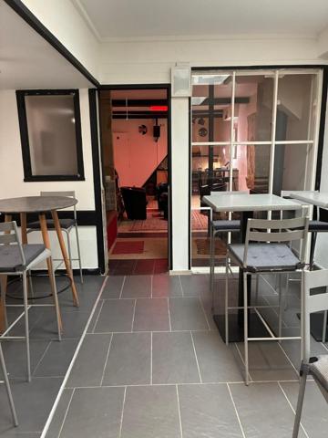 Au centre-ville de BAR-LE-DUC,  un bâtiment à usage commercial, toutes activités, à saisir !