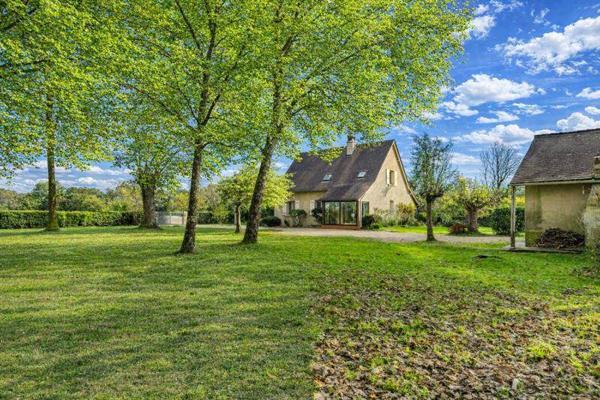 Maison à vendre |                                       Saint-Seurin-sur-l'Isle |                                        5 pièces  |  123 m²