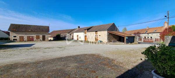 DEMEURE DE CARACTERE A SAINT PATERNE -LE CHEVAIN