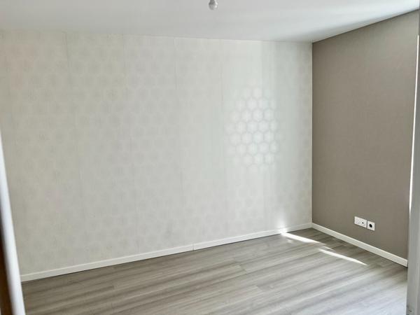 Maison de bourg rénovée avec garage