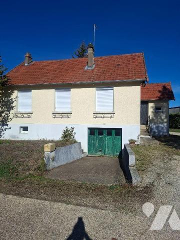 Maison à vendre à Vasselay (18110) dans le Cher (18)

Située à Vasselay, cette maison à vendr...