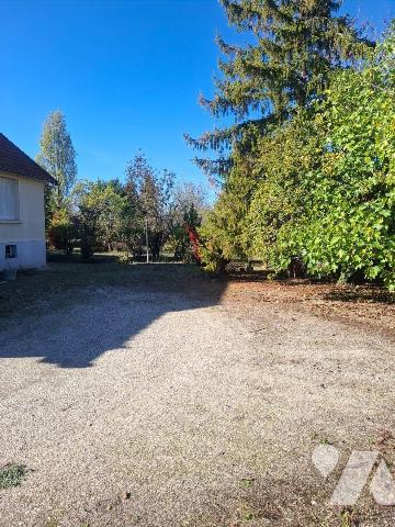 Maison à vendre à Vasselay (18110) dans le Cher (18)

Située à Vasselay, cette maison à vendr...