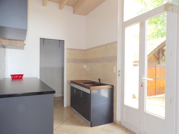 A LOUER MAISON DE TYPE 5 AVEC JARDIN ET GARAGE - SECTEUR SAINT ANDRE DE CUBZAC , Saint andre de cubzac