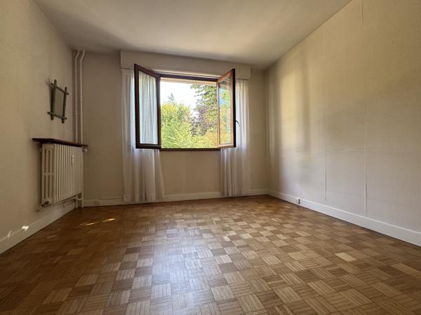 Appartement
         6 pièces
        - 112 m² Exclusivité 310 000 € *