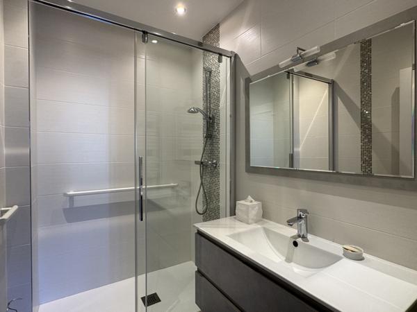 Appartement
         6 pièces
        - 112 m² Exclusivité 310 000 € *