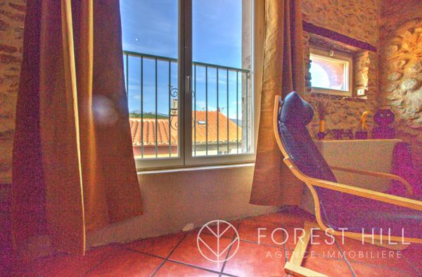 Loft de charme baigné de lumière.