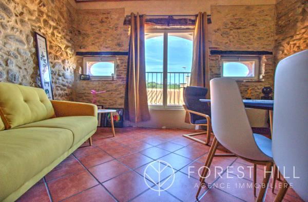 Loft de charme baigné de lumière.