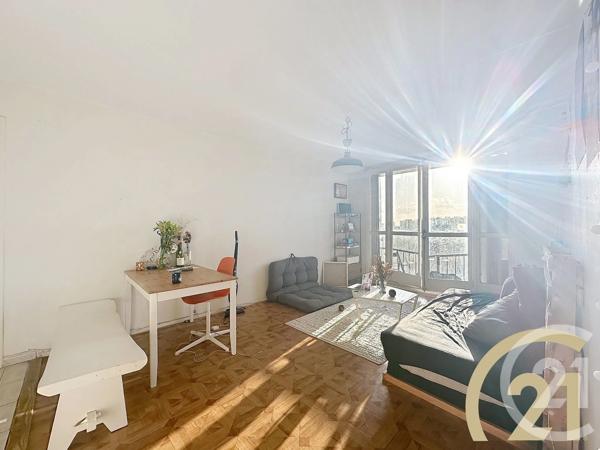 Appartement F5 à vendre  4 pièces - 76,93 m 2   VILLEJUIF  - 94