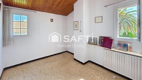 Maison familiale aux beaux volumes avec piscine – Proche centre de Six-Fours-les-Plages