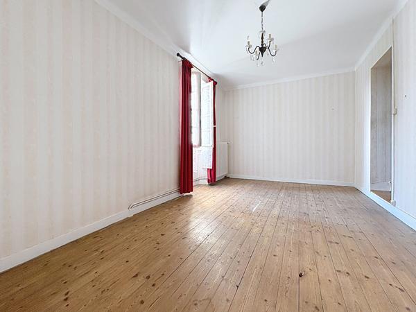 Maison de bourg à vendre à Belligné - 5 chambres - proche commodités