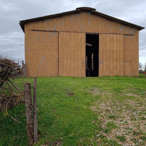SAUVETERRE - BATIMENT DE 180M² Sauveterre de rouergue