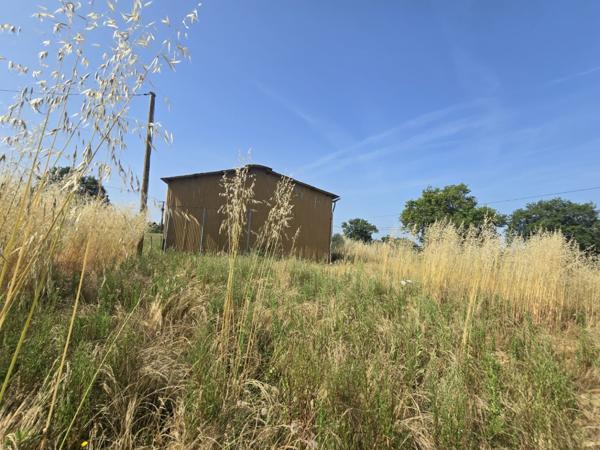 SAUVETERRE - BATIMENT DE 180M² Sauveterre de rouergue