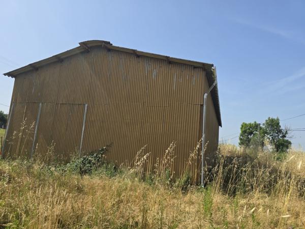 SAUVETERRE - BATIMENT DE 180M² Sauveterre de rouergue