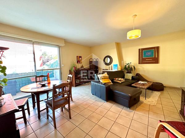PAU - Les Allées de Morlaàs : Appartement duplex T4 avec balcon, terrasse, et cave