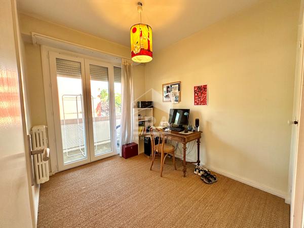 PAU - Les Allées de Morlaàs : Appartement duplex T4 avec balcon, terrasse, et cave