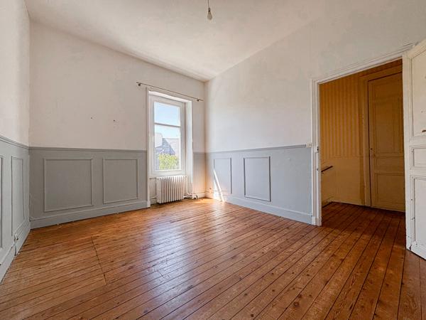 ANGERS Lafayette / Gare : Maison angevine de 140 m², 4 chambres avec jardin, grenier aménageable et cave !