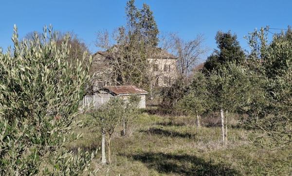 BATISSE EN PIERRE AU COEUR D'UN DOMAINE AGRICOLE - TRIANGLE D'OR DU TARN Cordes sur ciel