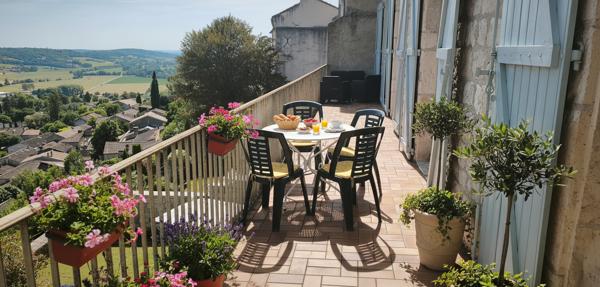 Élégante demeure en pierre du XVIIe siècle avec jardins et vue imprenable à Lauzerte Lauzerte