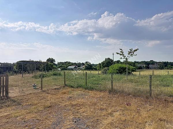 Maison 4 pièces à vendre au Mesnil en Vallée - 3 chambres - Sous-sol et jardin