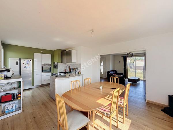 Maison 4 pièces à vendre au Mesnil en Vallée - 3 chambres - Sous-sol et jardin