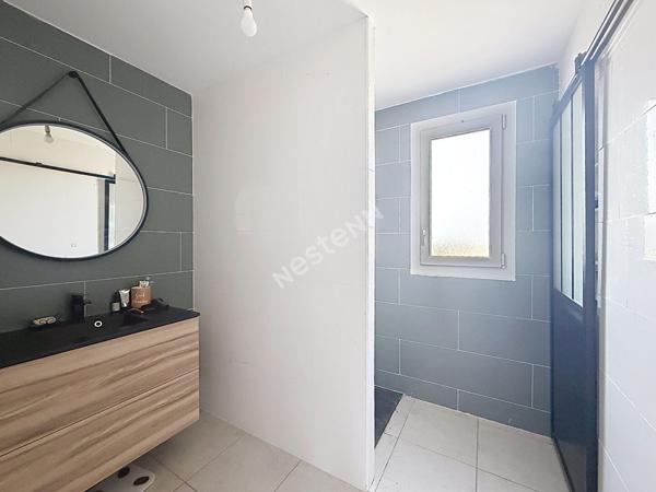 Maison 4 pièces à vendre au Mesnil en Vallée - 3 chambres - Sous-sol et jardin