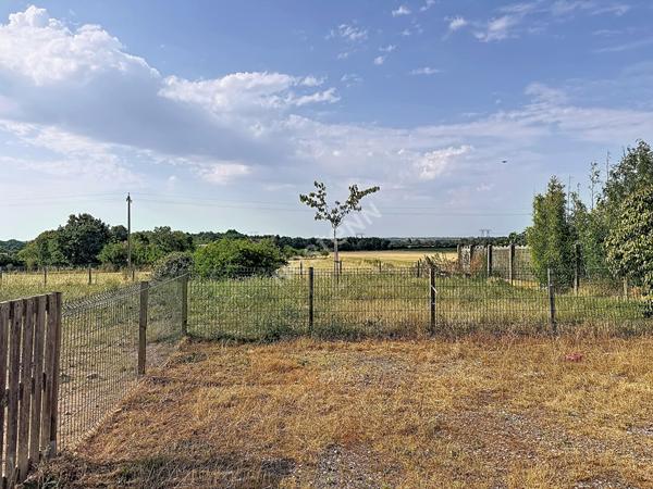 Maison 4 pièces à vendre au Mesnil en Vallée - 3 chambres - Sous-sol et jardin