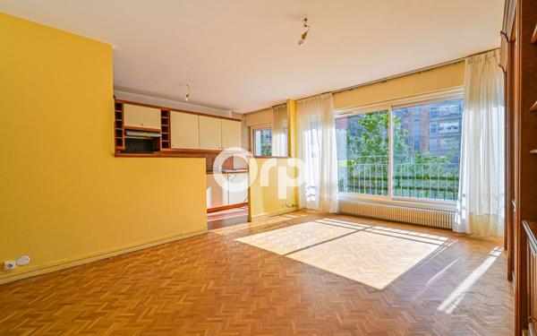 Appartement à vendre    3 pièces • 76,35 m2 Paris 11