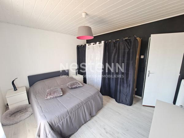 Maison 140 m² sur les hauteurs de Vix . 5 pièces, 3 chambres, garage, cave et dépendances. Piscine hors sol