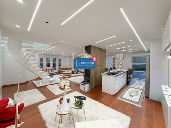 Maison cubique individuelle de 2021, de 183 m2 hab sur une parcelle d'environ 684 m2, 4 ch, jardin